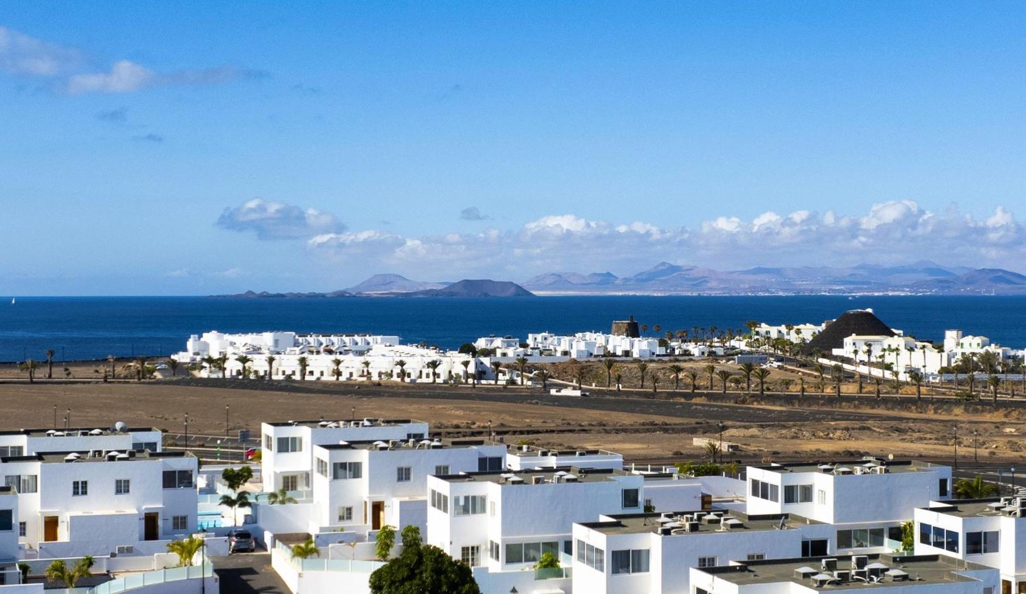 Marina Oasis-private Pool, Air-con, Sat Tv * Playa Blanca (Lanzarote)