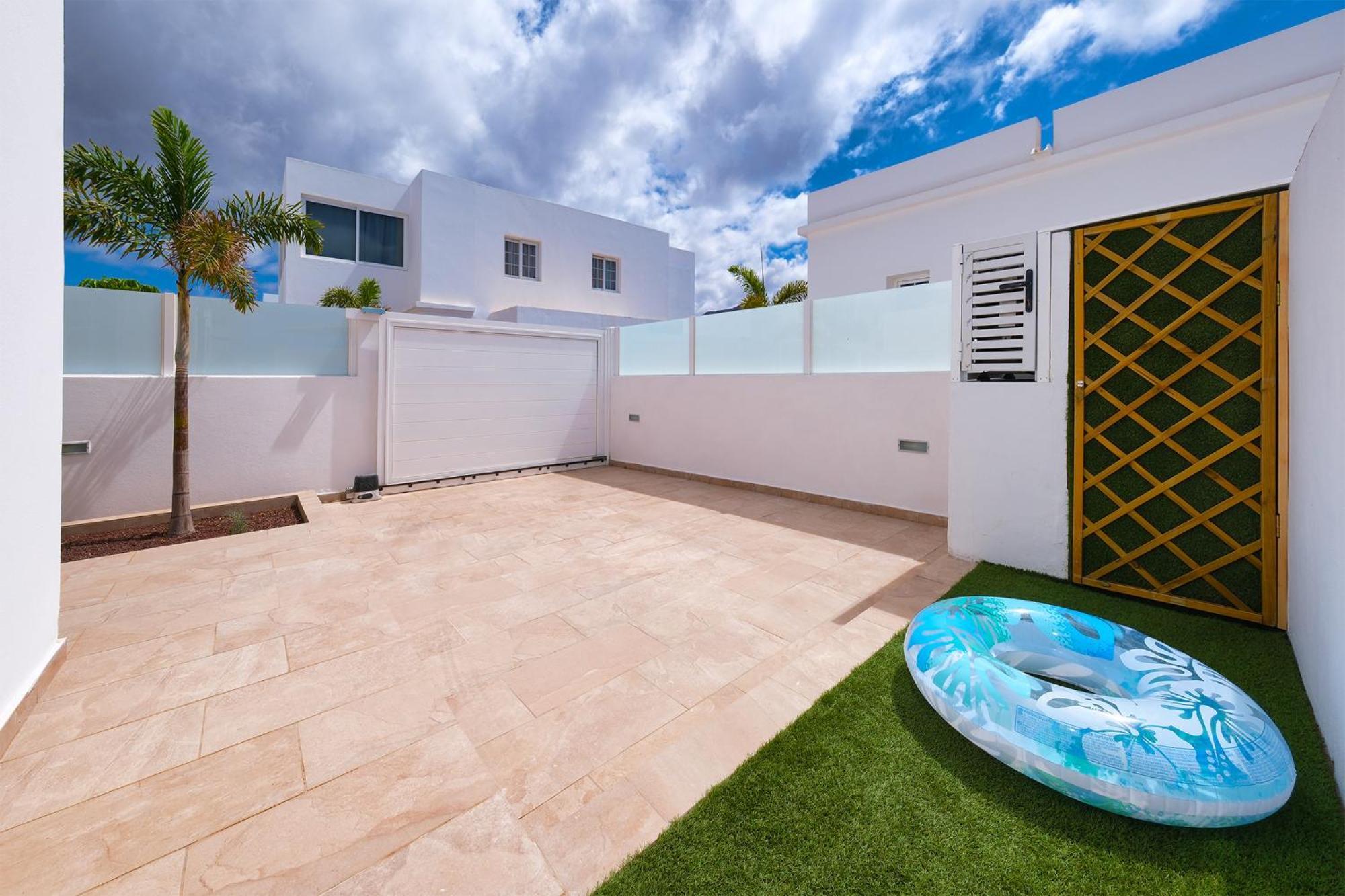 Holiday home Marina Oasis-private Pool, Air-con, Sat Tv *